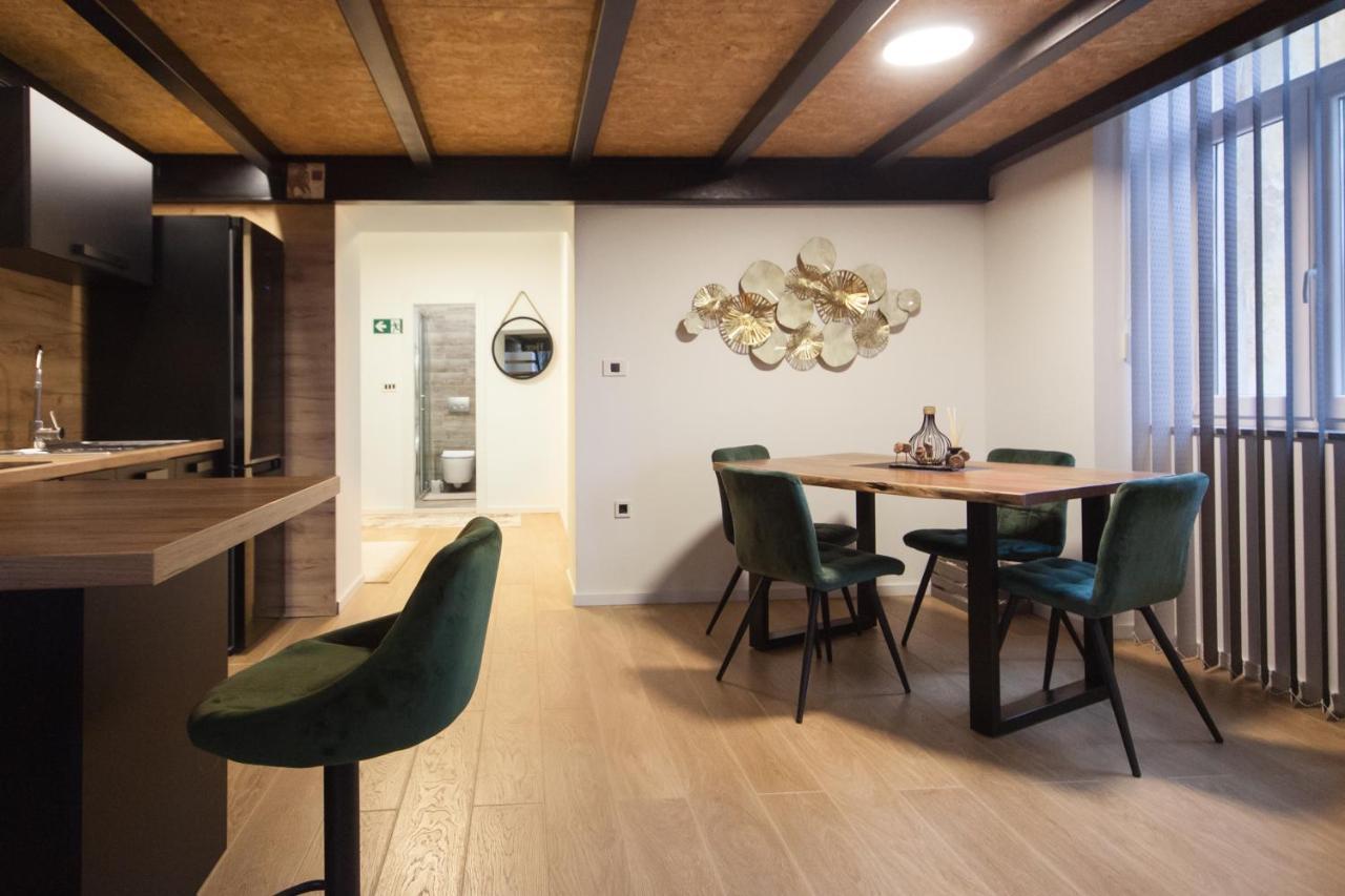 Apartment Josip พูลา ภายนอก รูปภาพ
